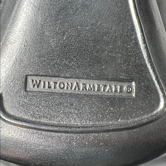 🎄 Wilton Armetale Silver Bell Shaped Holiday Tray – Decorative Serving Dish - Picture 5 of 9